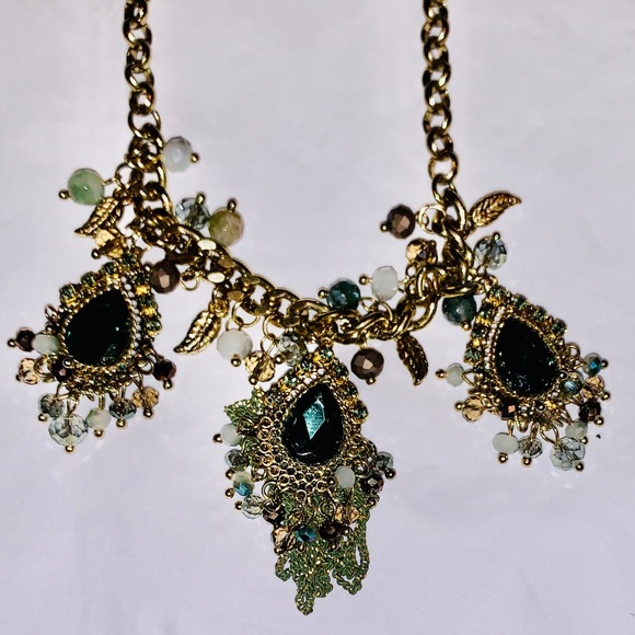 NWT Simply Noelle 2 piece earring/necklace set! - Picture 4 of 8